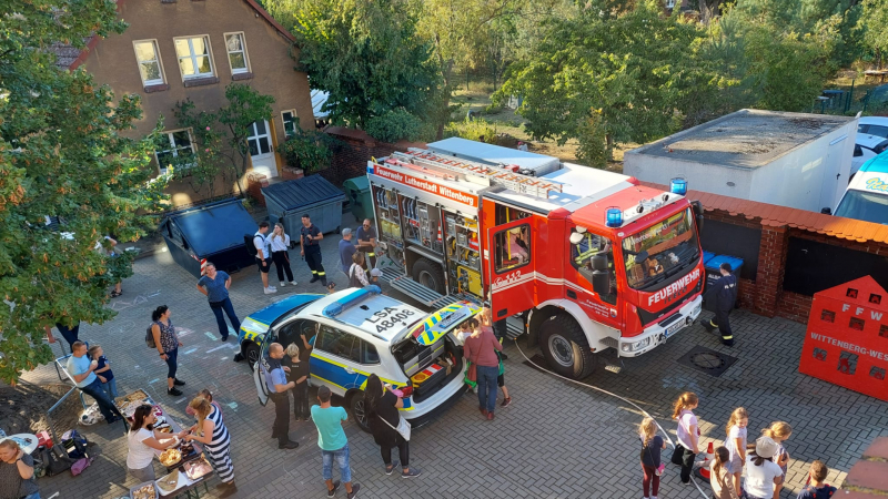 fotot_schulfest.jpg fotot_schulfest.jpg